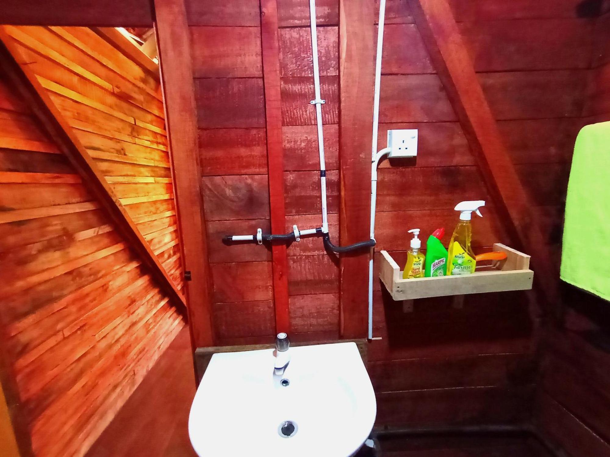 Parrot Tree House Villa Мириса Екстериор снимка