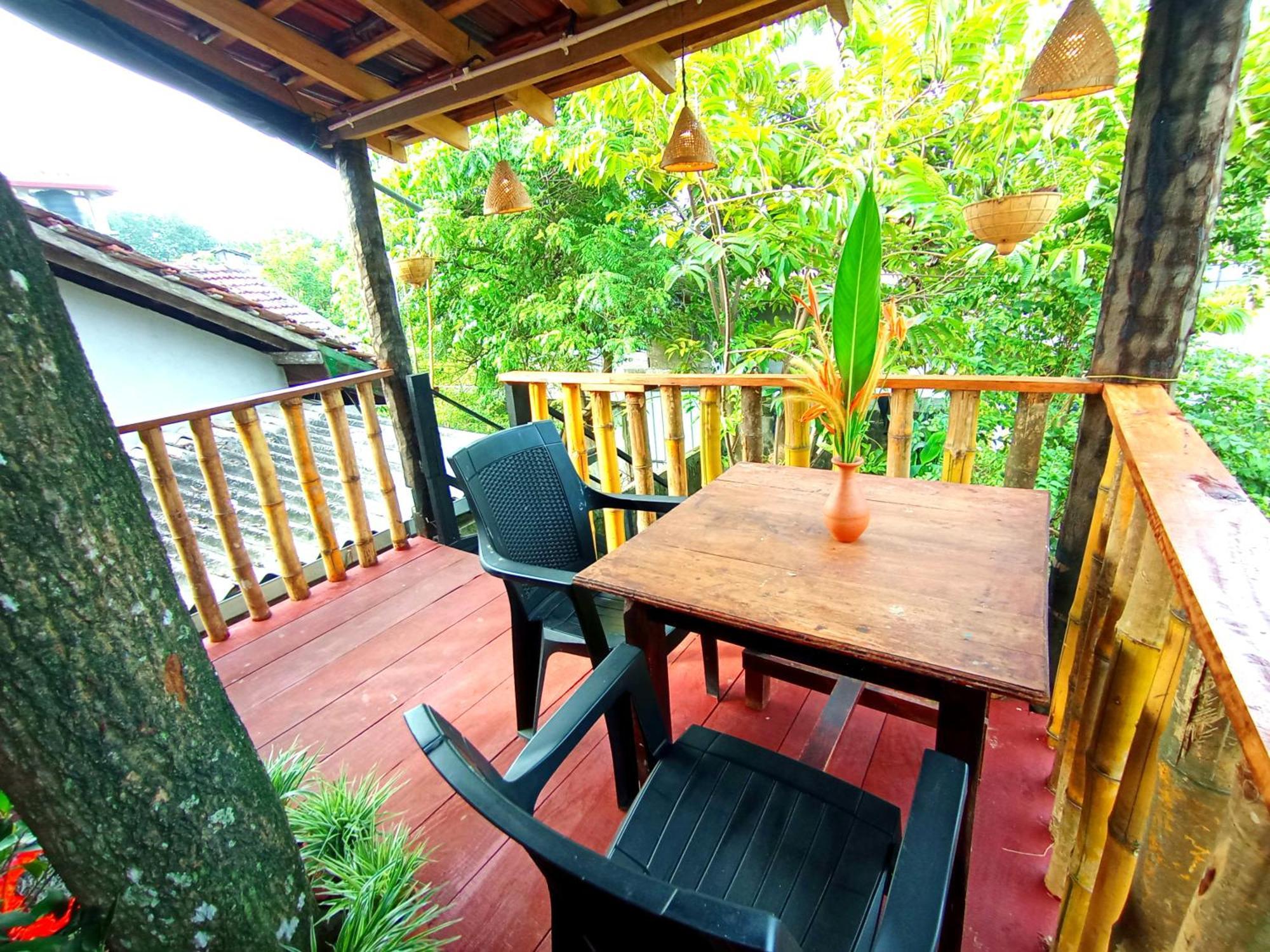 Parrot Tree House Villa Мириса Екстериор снимка